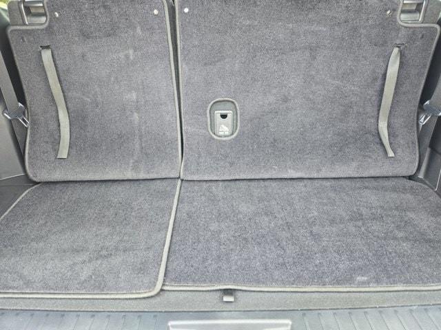 Photo of 2022 Pearl Toyota Highlander