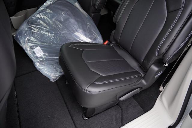 Photo of 2024 Bright White Clearcoat Chrysler Pacifica