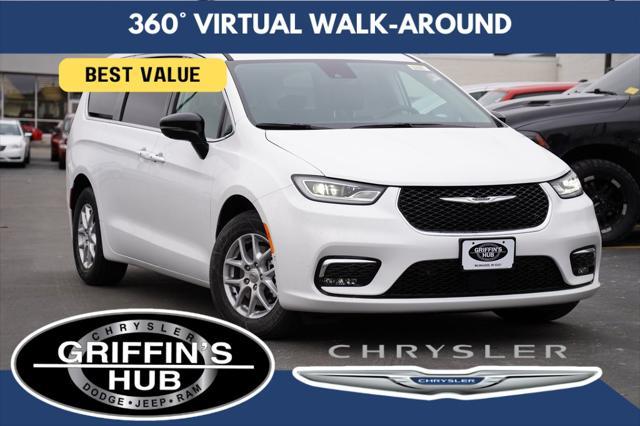 Photo of 2024 Bright White Clearcoat Chrysler Pacifica