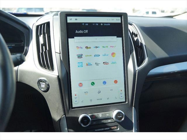 Photo of 2024 Gray Metallic Ford Edge