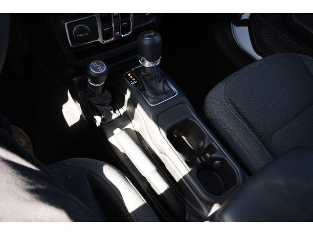 Photo of 2025 Bright White Clearcoat Jeep Wrangler