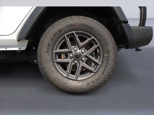 Photo of 2025 Bright White Clearcoat Jeep Wrangler