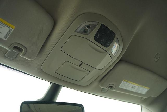 Photo of 2023 Granite Crystal Metallic Clearcoat Chrysler Pacifica