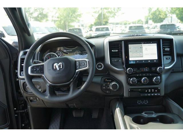 Photo of 2025 Diamond Black Crystal Pearlcoat RAM 1500