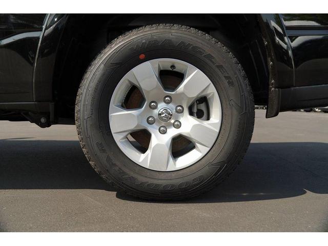 Photo of 2025 Diamond Black Crystal Pearlcoat RAM 1500