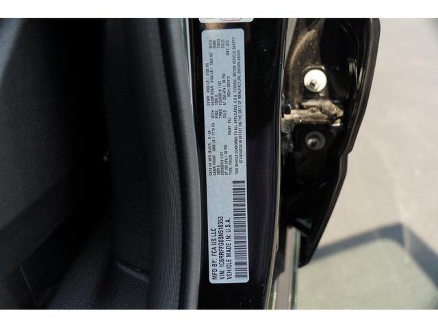Photo of 2025 Diamond Black Crystal Pearlcoat RAM 1500