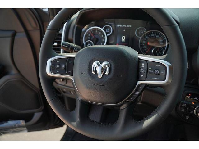 Photo of 2025 Diamond Black Crystal Pearlcoat RAM 1500