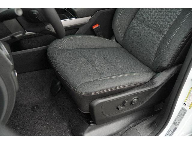 Photo of 2025 Bright White Clearcoat RAM 1500