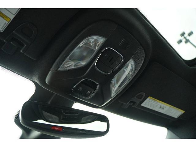 Photo of 2025 Diamond Black Crystal Pearlcoat Jeep Compass