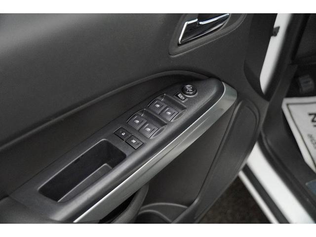 Photo of 2022 Summit White Chevrolet Colorado