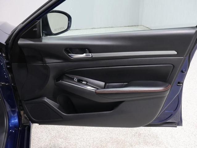 Photo of 2024 Deep Blue Pearl Nissan Altima
