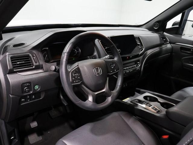 Photo of 2025 Crystal Black Pearl Honda Passport