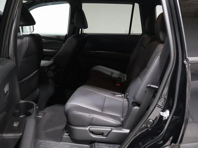 Photo of 2025 Crystal Black Pearl Honda Passport