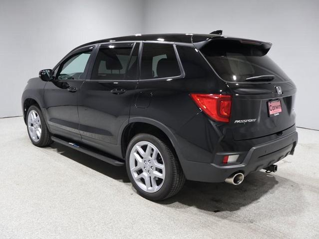Photo of 2025 Crystal Black Pearl Honda Passport