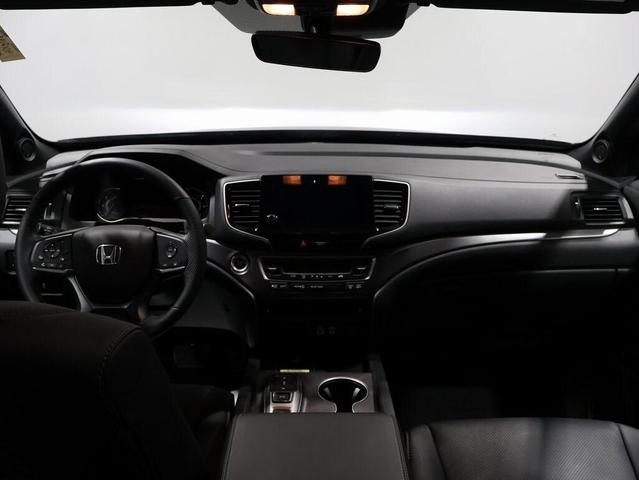 Photo of 2025 Crystal Black Pearl Honda Passport