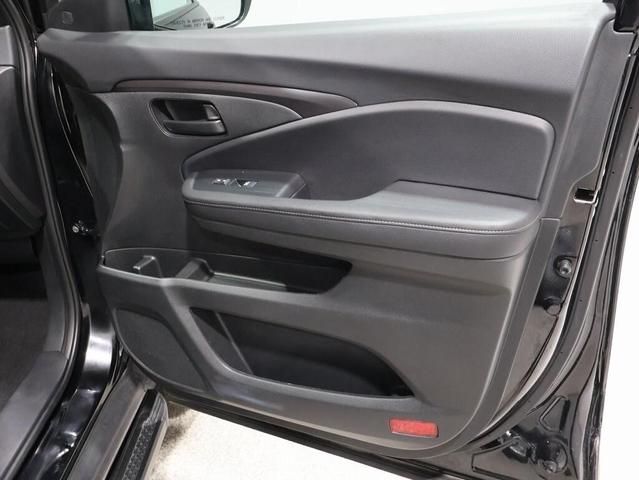 Photo of 2025 Crystal Black Pearl Honda Passport