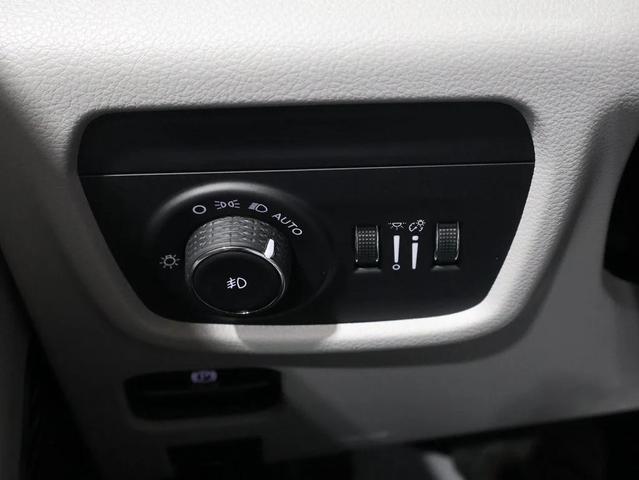 Photo of 2021 Velvet Red Pearlcoat Jeep Grand Cherokee L