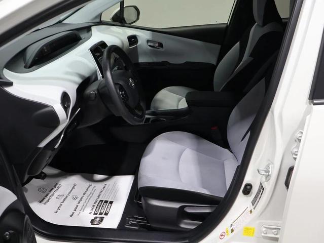 Photo of 2019 Blizzard Pearl Toyota Prius