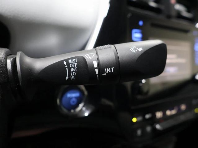 Photo of 2019 Blizzard Pearl Toyota Prius