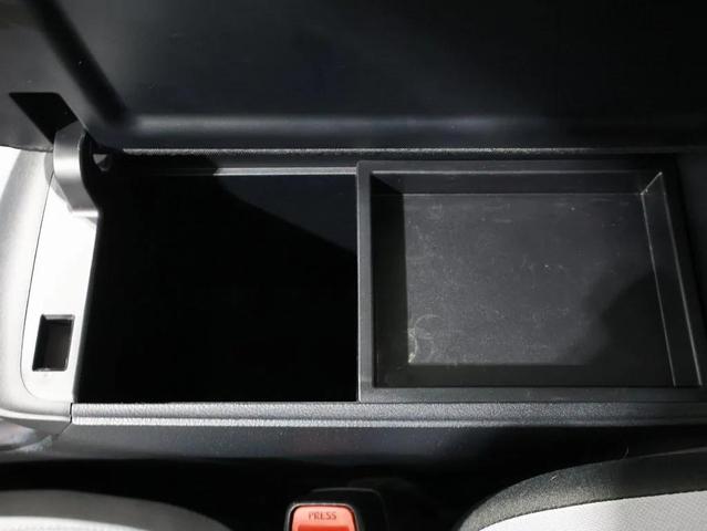 Photo of 2019 Blizzard Pearl Toyota Prius
