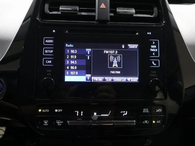 Photo of 2019 Blizzard Pearl Toyota Prius