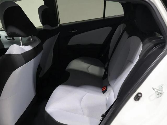 Photo of 2019 Blizzard Pearl Toyota Prius