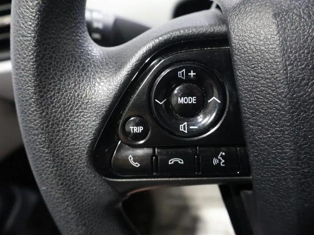 Photo of 2019 Blizzard Pearl Toyota Prius