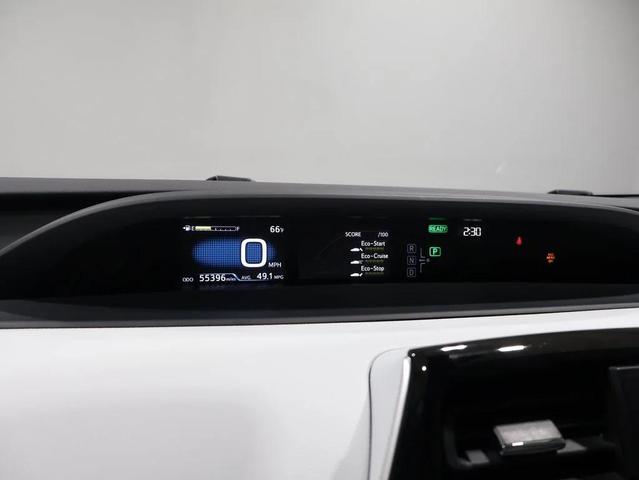 Photo of 2019 Blizzard Pearl Toyota Prius