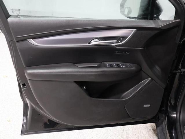 Photo of 2017 Stellar Black Cadillac XT5