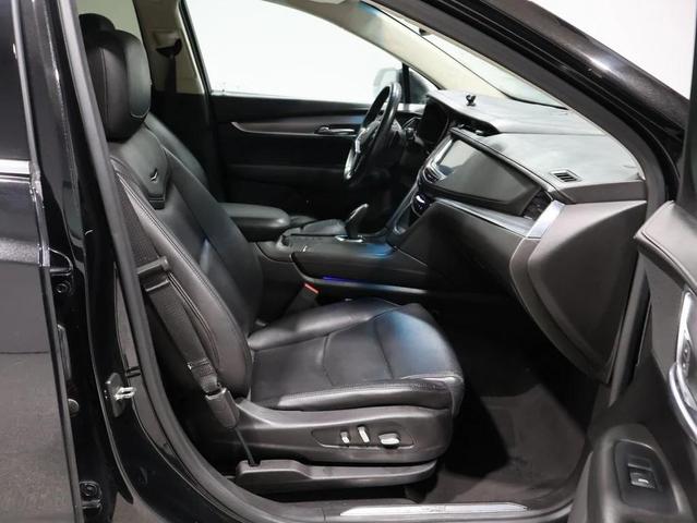 Photo of 2017 Stellar Black Cadillac XT5