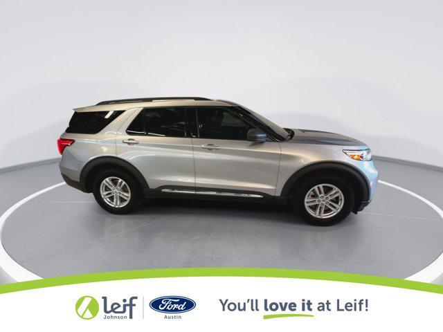 Photo of 2021 Iconic Silver Metallic Ford Explorer