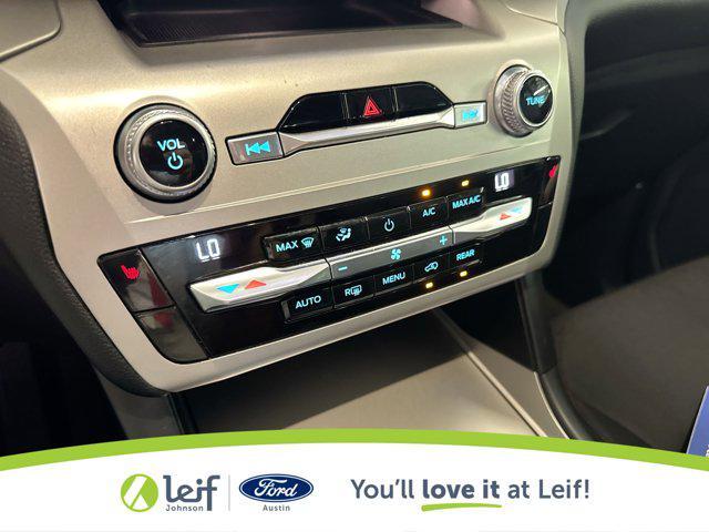 Photo of 2021 Iconic Silver Metallic Ford Explorer