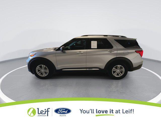 Photo of 2021 Iconic Silver Metallic Ford Explorer