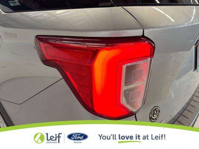 Photo of 2021 Iconic Silver Metallic Ford Explorer