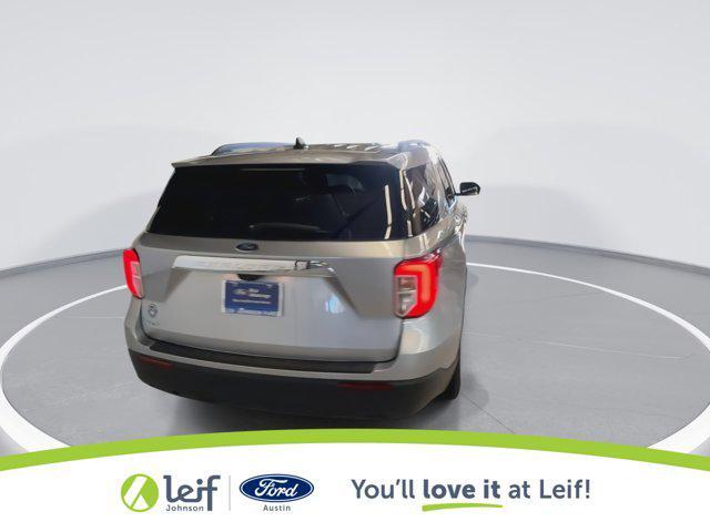 Photo of 2021 Iconic Silver Metallic Ford Explorer