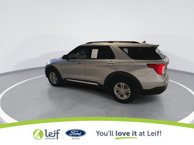 Photo of 2021 Iconic Silver Metallic Ford Explorer
