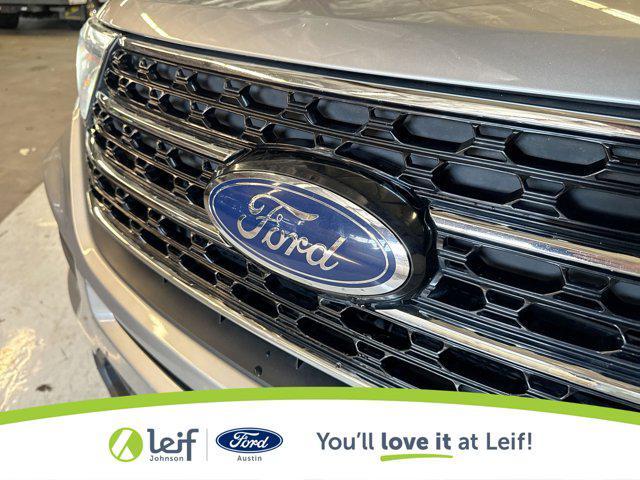 Photo of 2021 Iconic Silver Metallic Ford Explorer