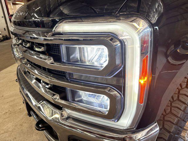 Photo of 2023 Agate Black Metallic Ford F-350