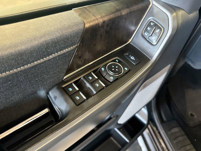 Photo of 2023 Agate Black Metallic Ford F-350