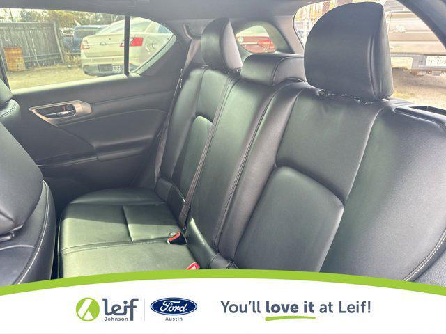 Photo of 2015 White Lexus CT 200h
