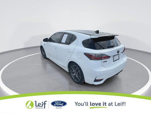 Photo of 2015 White Lexus CT 200h