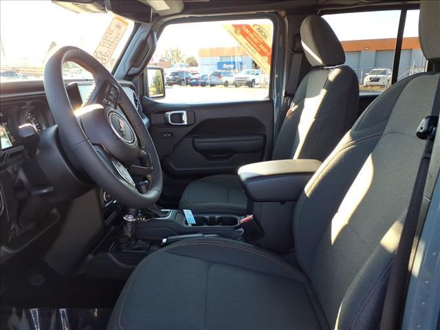 Photo of 2024 Anvil Clear Coat Jeep Gladiator