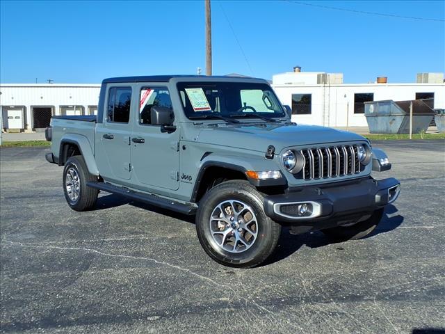 Photo of 2024 Anvil Clear Coat Jeep Gladiator