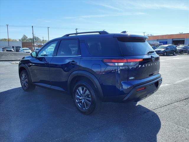 Photo of 2023 Deep Ocean Blue Pearl Nissan Pathfinder