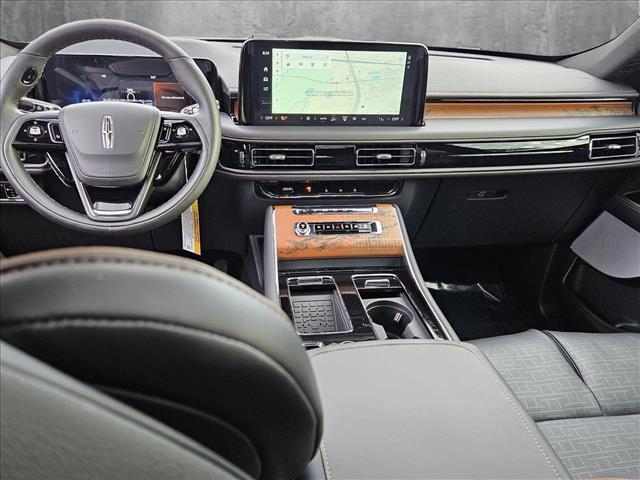 Photo of 2025 Cenote Green Bright Colorant Clearcoat Lincoln Aviator