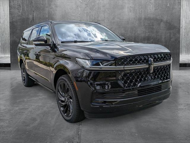 Photo of 2025 Infinite Black Metallic Clearcoat Lincoln Navigator