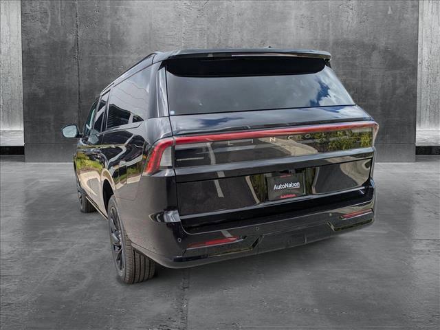 Photo of 2025 Infinite Black Metallic Clearcoat Lincoln Navigator