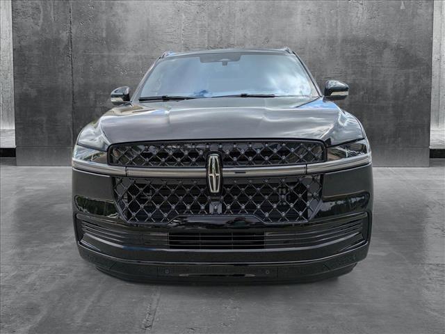 Photo of 2025 Infinite Black Metallic Clearcoat Lincoln Navigator