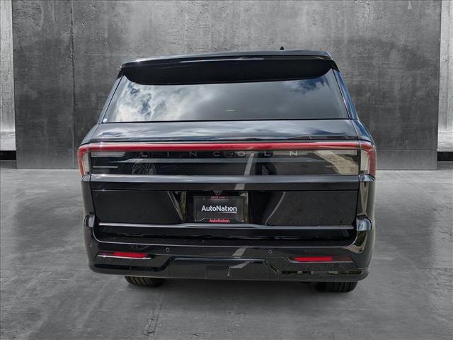 Photo of 2025 Infinite Black Metallic Clearcoat Lincoln Navigator