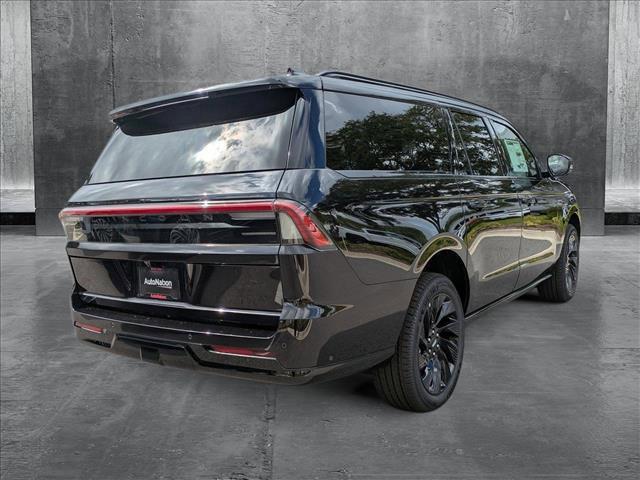 Photo of 2025 Infinite Black Metallic Clearcoat Lincoln Navigator